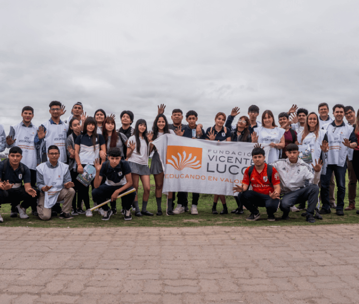 SUMATE AL EQUIPO DE FUNDACION VICENTE LUCCI