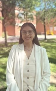 Carla Valda, Analista de Comercial, en oficinas de Citrusvil, Cevil Pozo, Tucumán